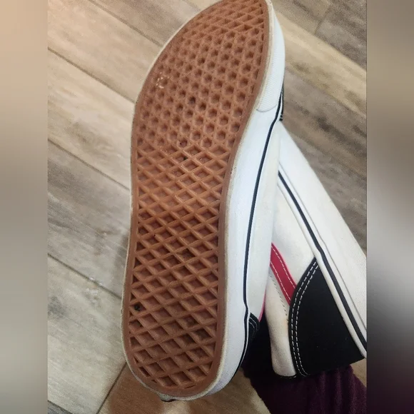 Vans Men's Black, White, and Red Sneakers Size 11.5 - Picture 9 of 9